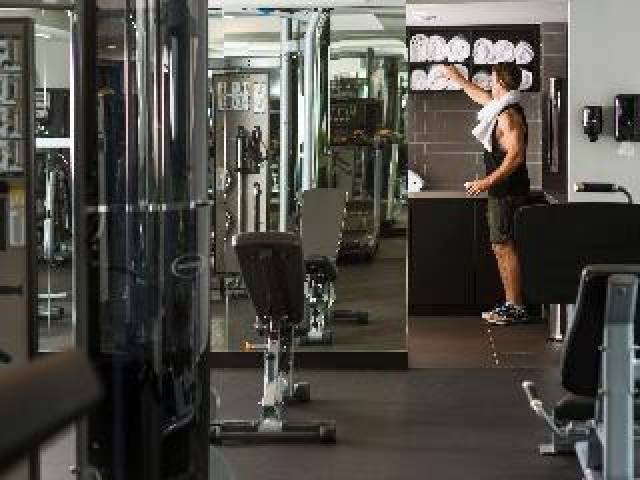 Desportos y Entretenimento