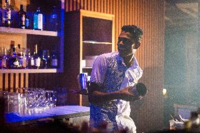 Bar