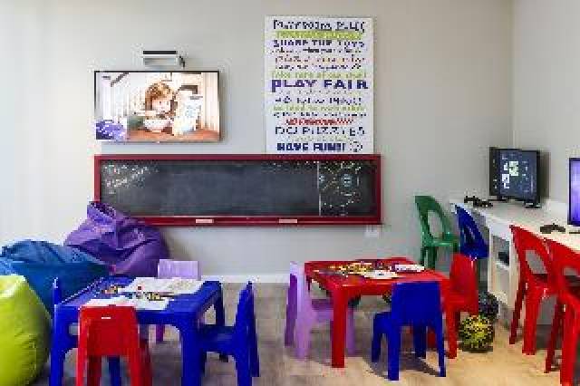 Desportos y Entretenimento