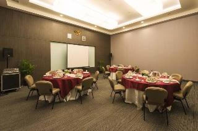 Desportos y Entretenimento