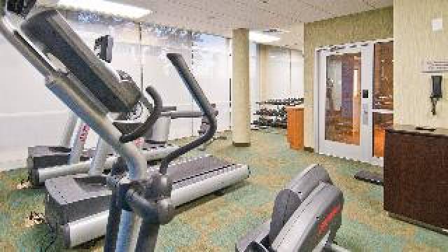 Desportos y Entretenimento