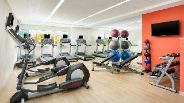 Desportos y Entretenimento