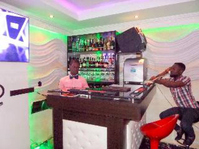 Bar