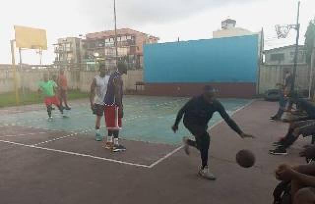 Desportos y Entretenimento