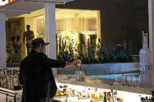 Bar