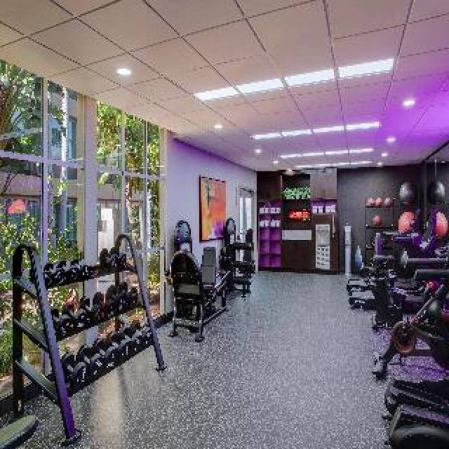 Desportos y Entretenimento