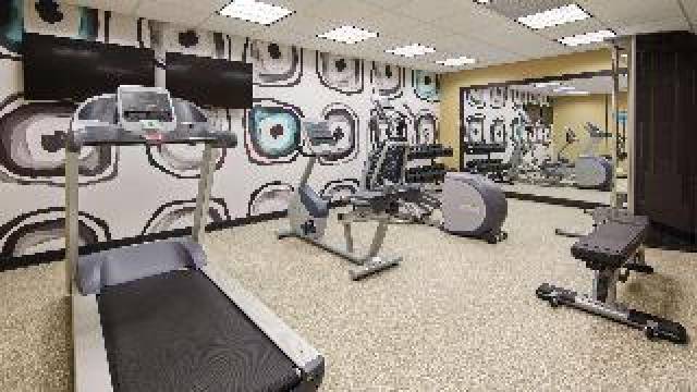 Desportos y Entretenimento