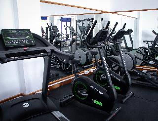 Desportos y Entretenimento