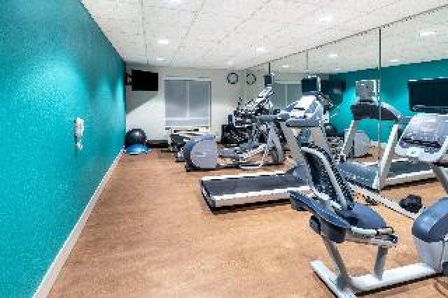 Desportos y Entretenimento