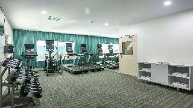 Desportos y Entretenimento