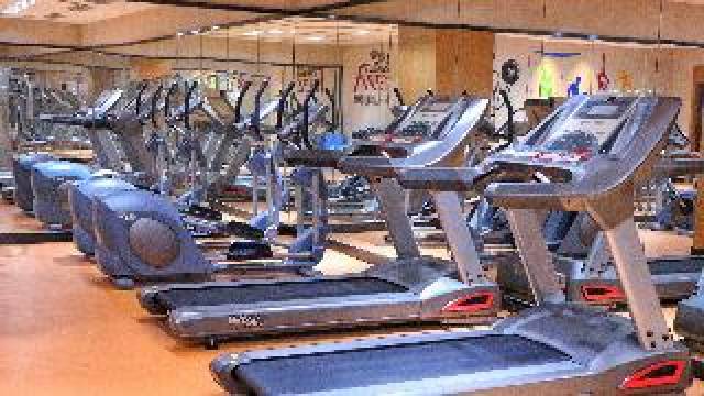 Desportos y Entretenimento