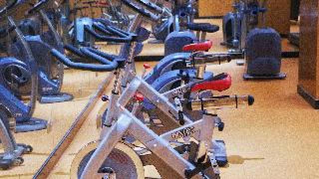 Desportos y Entretenimento
