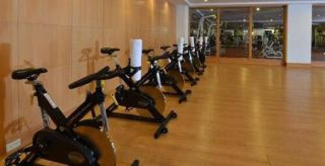 Desportos y Entretenimento