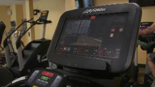 Desportos y Entretenimento