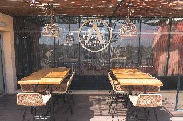Bar