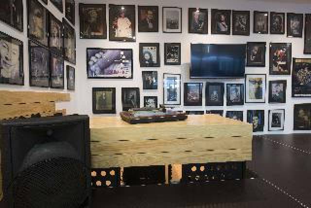 Bar