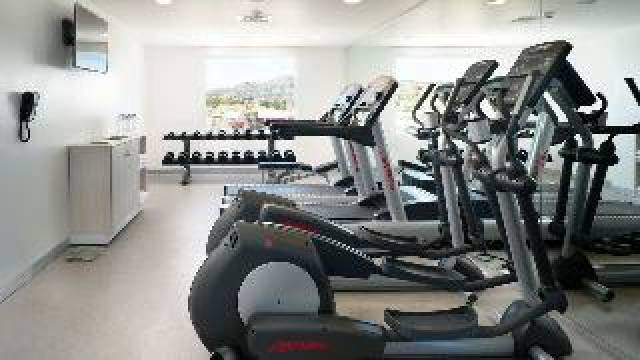 Desportos y Entretenimento