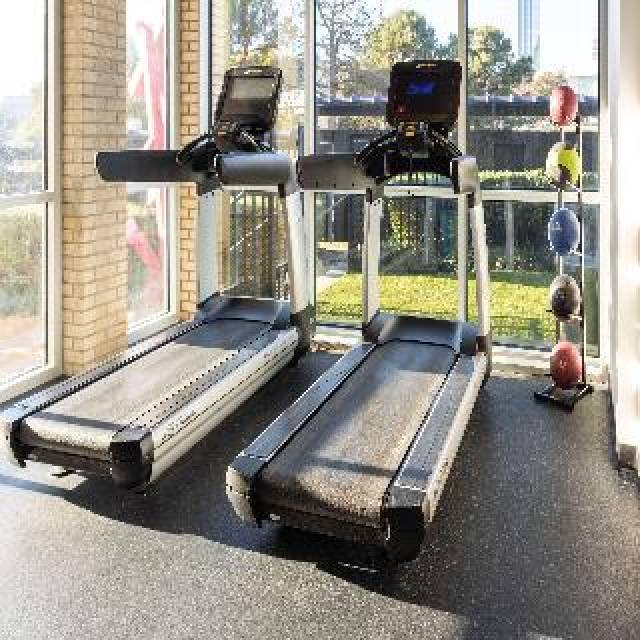 Desportos y Entretenimento