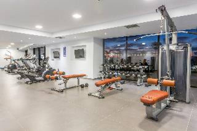 Desportos y Entretenimento