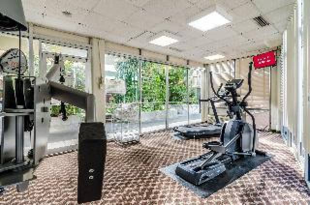 Desportos y Entretenimento