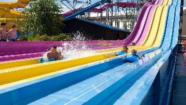 Desportos y Entretenimento
