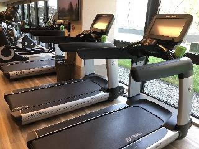Desportos y Entretenimento