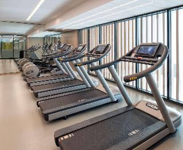 Desportos y Entretenimento