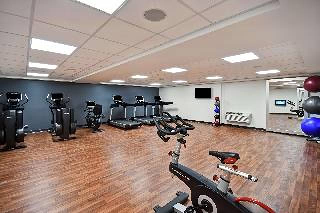 Desportos y Entretenimento