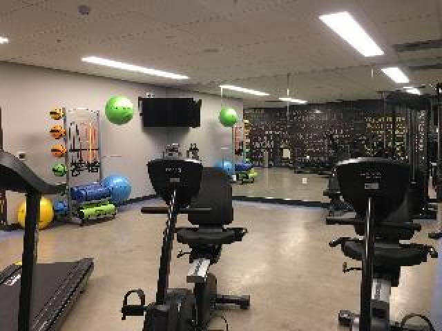 Desportos y Entretenimento
