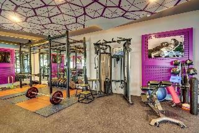 Desportos y Entretenimento