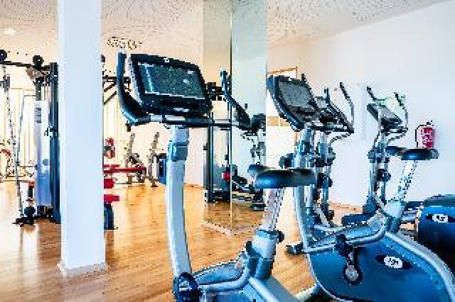 Desportos y Entretenimento