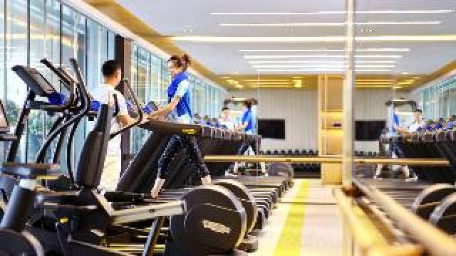 Desportos y Entretenimento