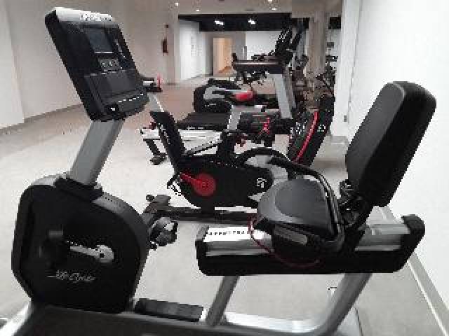 Desportos y Entretenimento