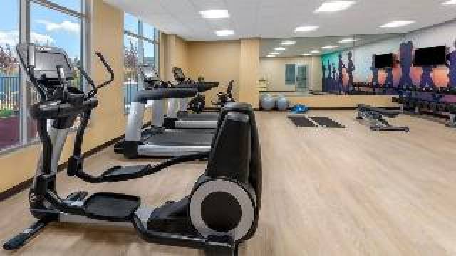 Desportos y Entretenimento