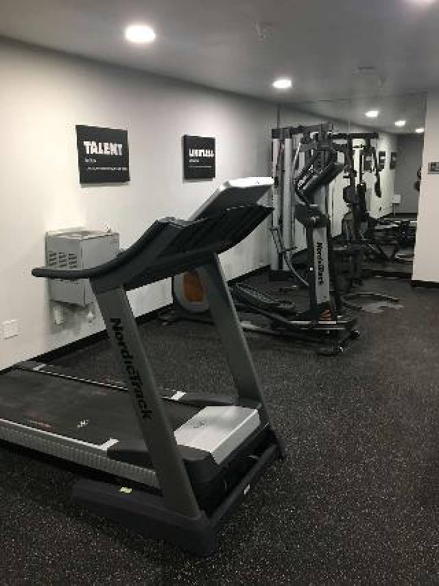 Desportos y Entretenimento
