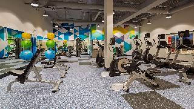 Desportos y Entretenimento