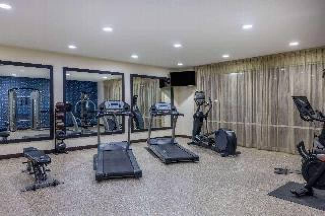 Desportos y Entretenimento
