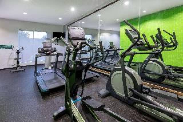 Desportos y Entretenimento