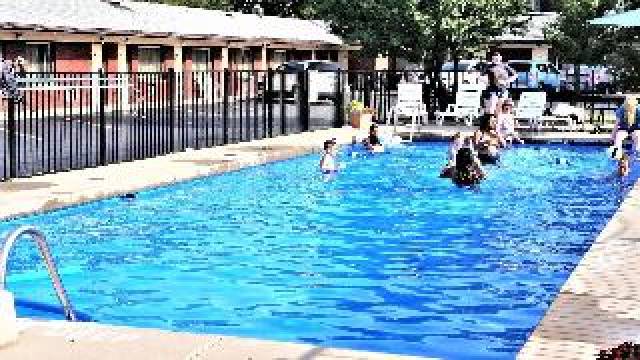 Desportos y Entretenimento