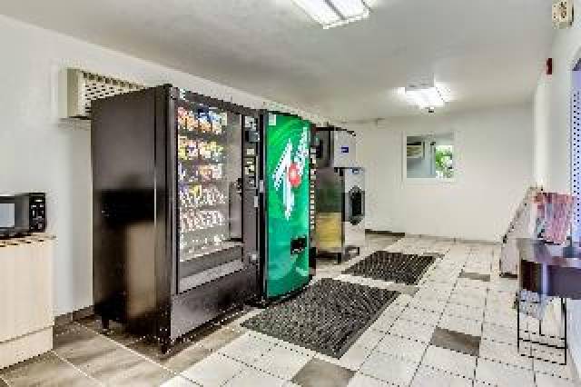 Desportos y Entretenimento