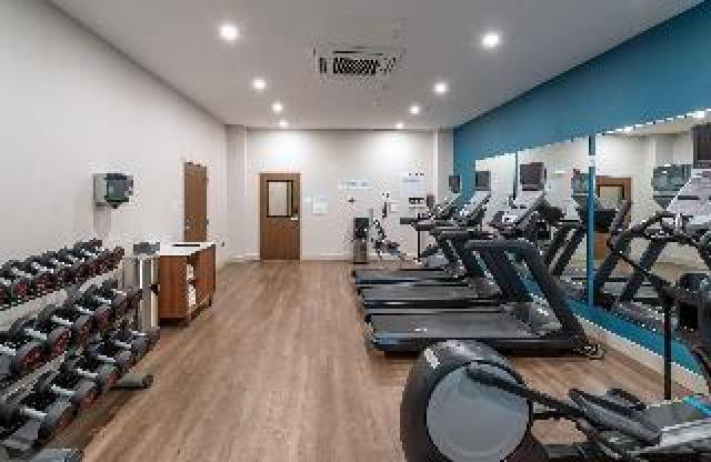 Desportos y Entretenimento