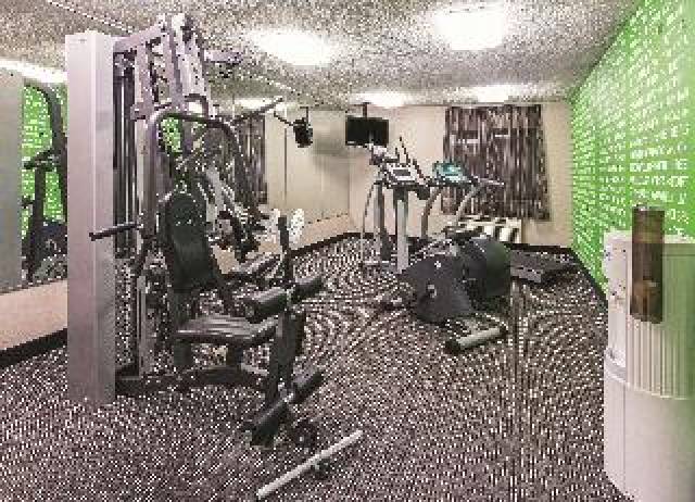 Desportos y Entretenimento