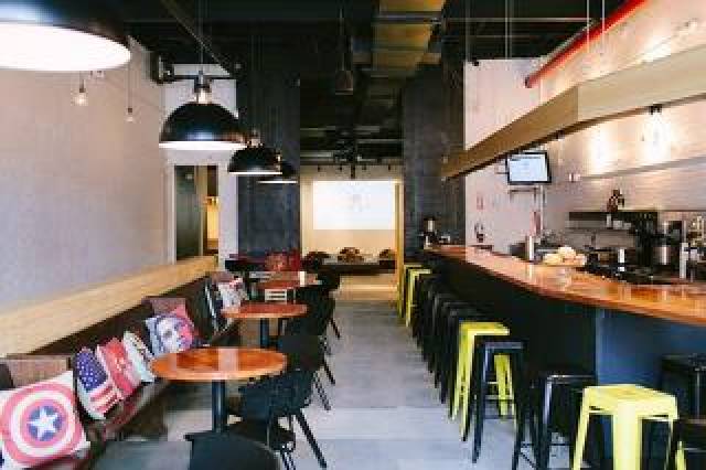 Bar