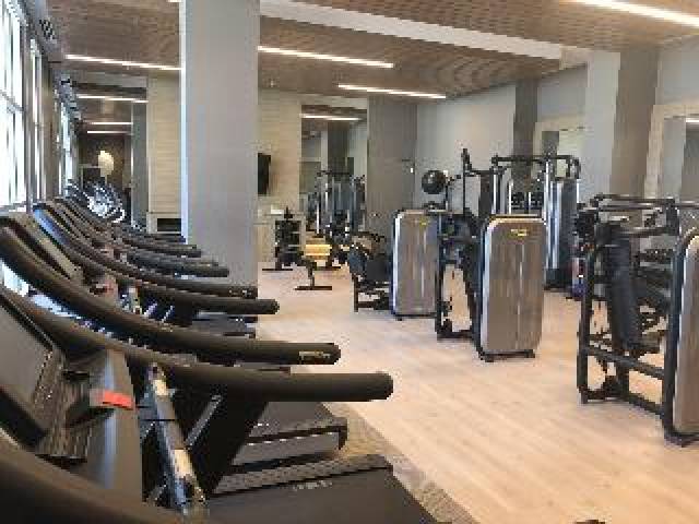 Desportos y Entretenimento