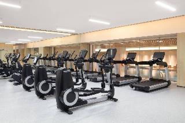 Desportos y Entretenimento