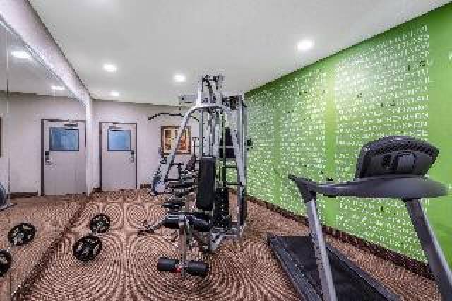 Desportos y Entretenimento