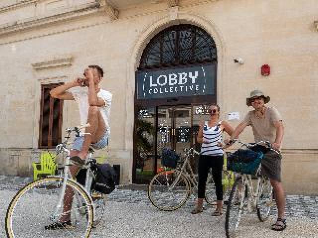 Desportos y Entretenimento