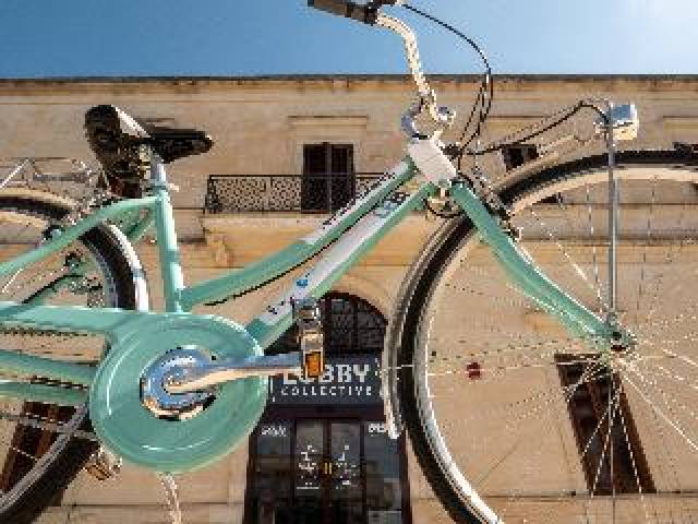 Desportos y Entretenimento