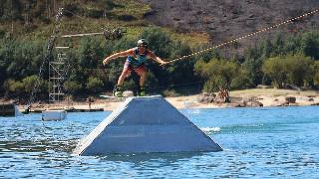 Desportos y Entretenimento