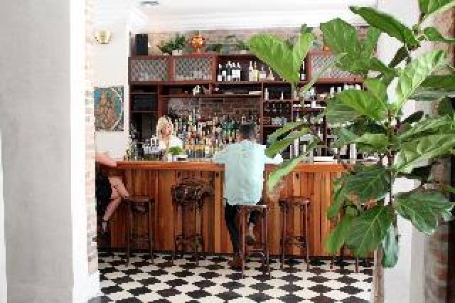 Bar